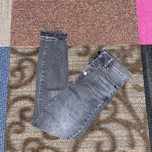 The GAP true skinny jeans (size 24R)